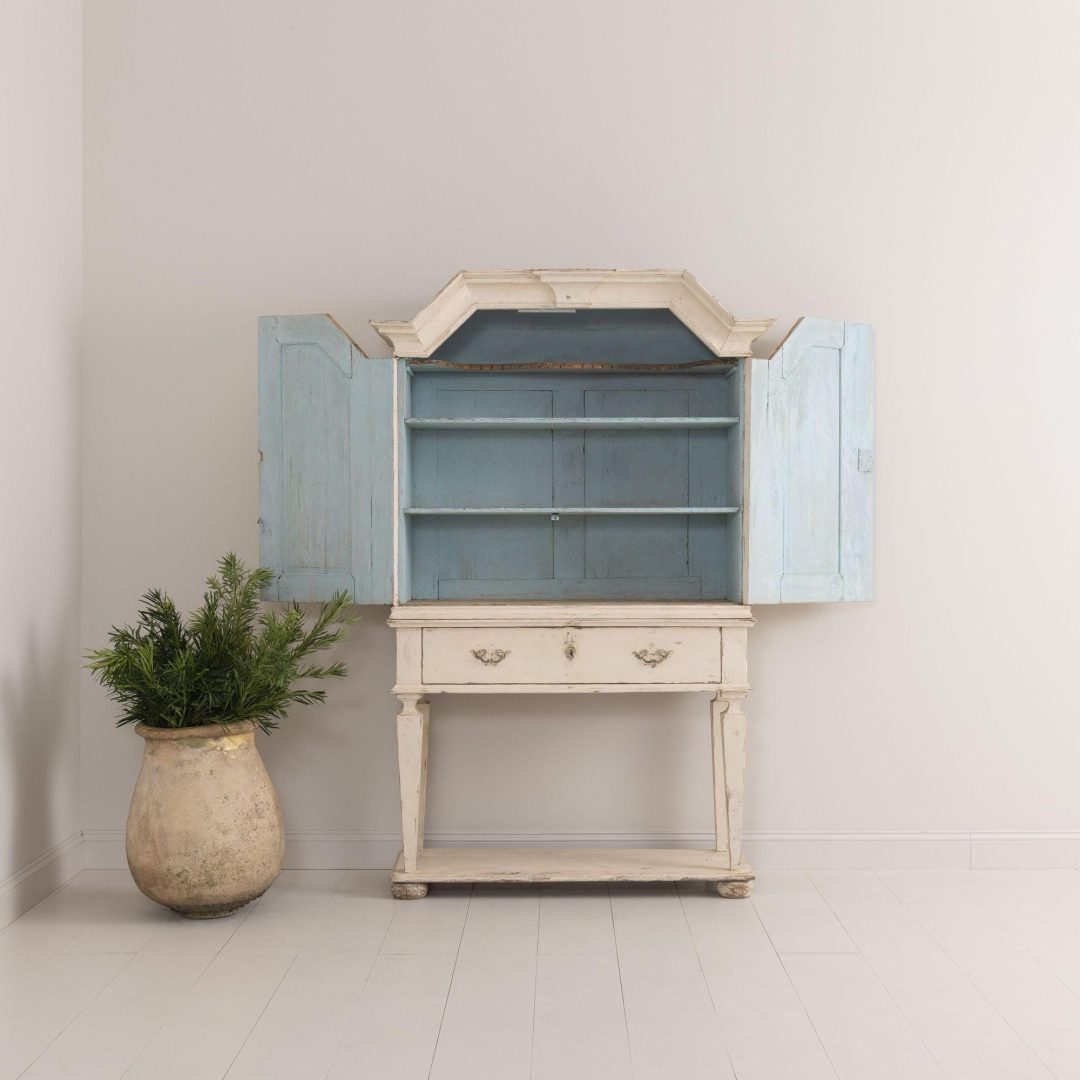 15_2065_19th_century_swedish_baroque_painted_cabinet_2