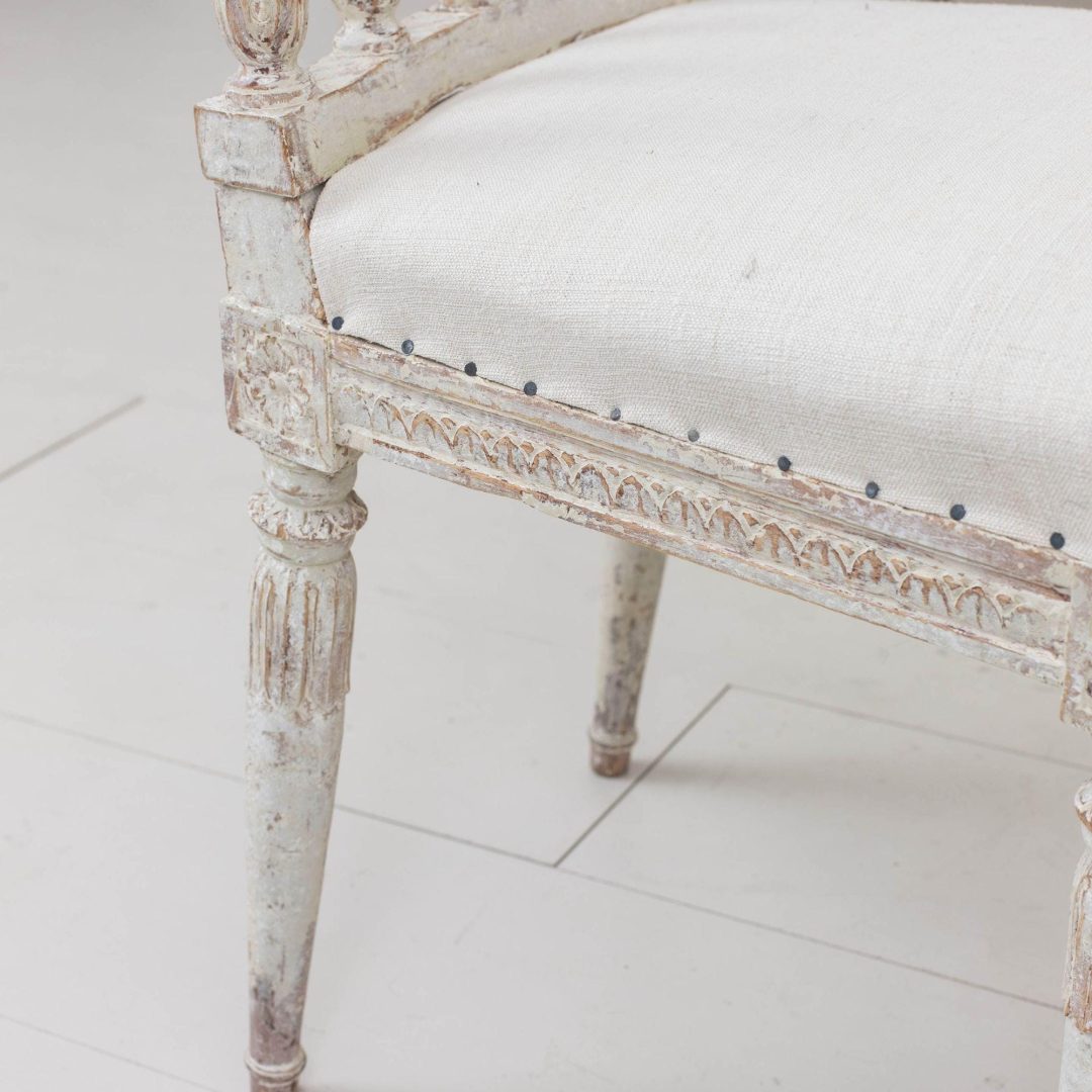 15_2140_19th_century_swedish_gustavian_period_set_of_six_dining_chairs_in_original_paint_016