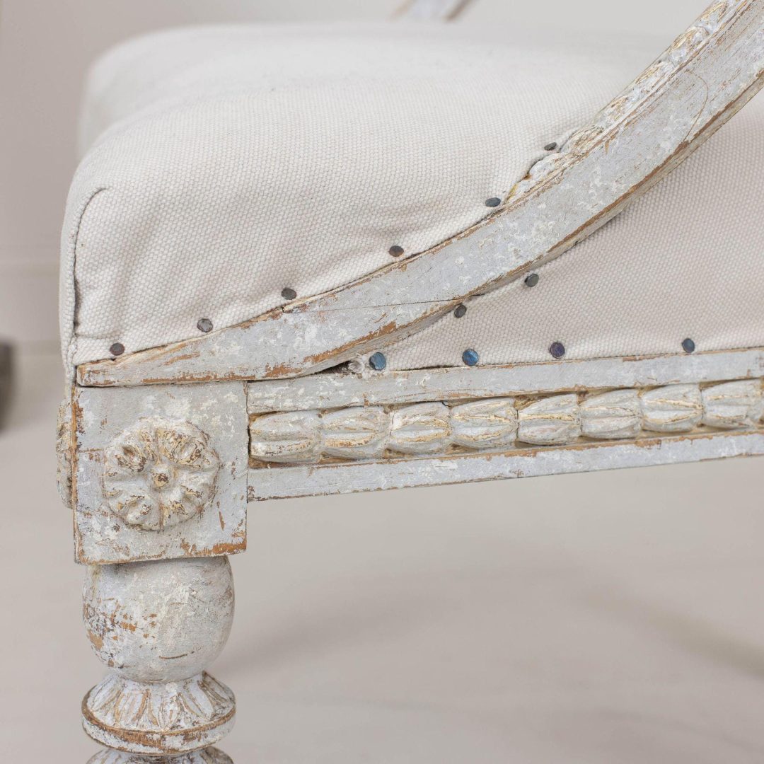 15_2159_19th_century_swedish_gustavian_pair_of_painted_barrel_back_arm_chairs_028