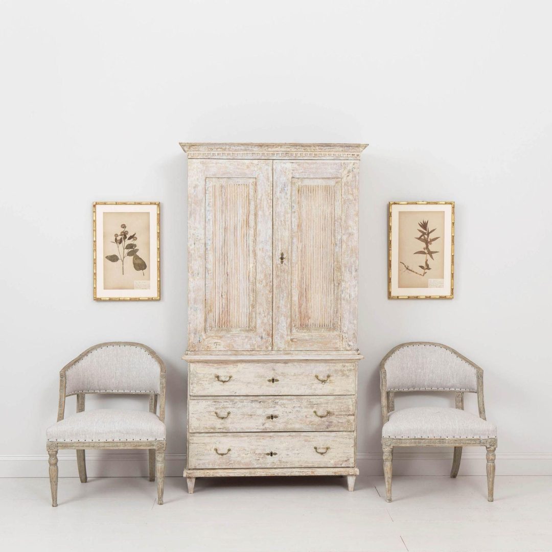 15_2171_19th_century_swedish_gustavian_period_reeded_cabinet_in_original_paint_027_2