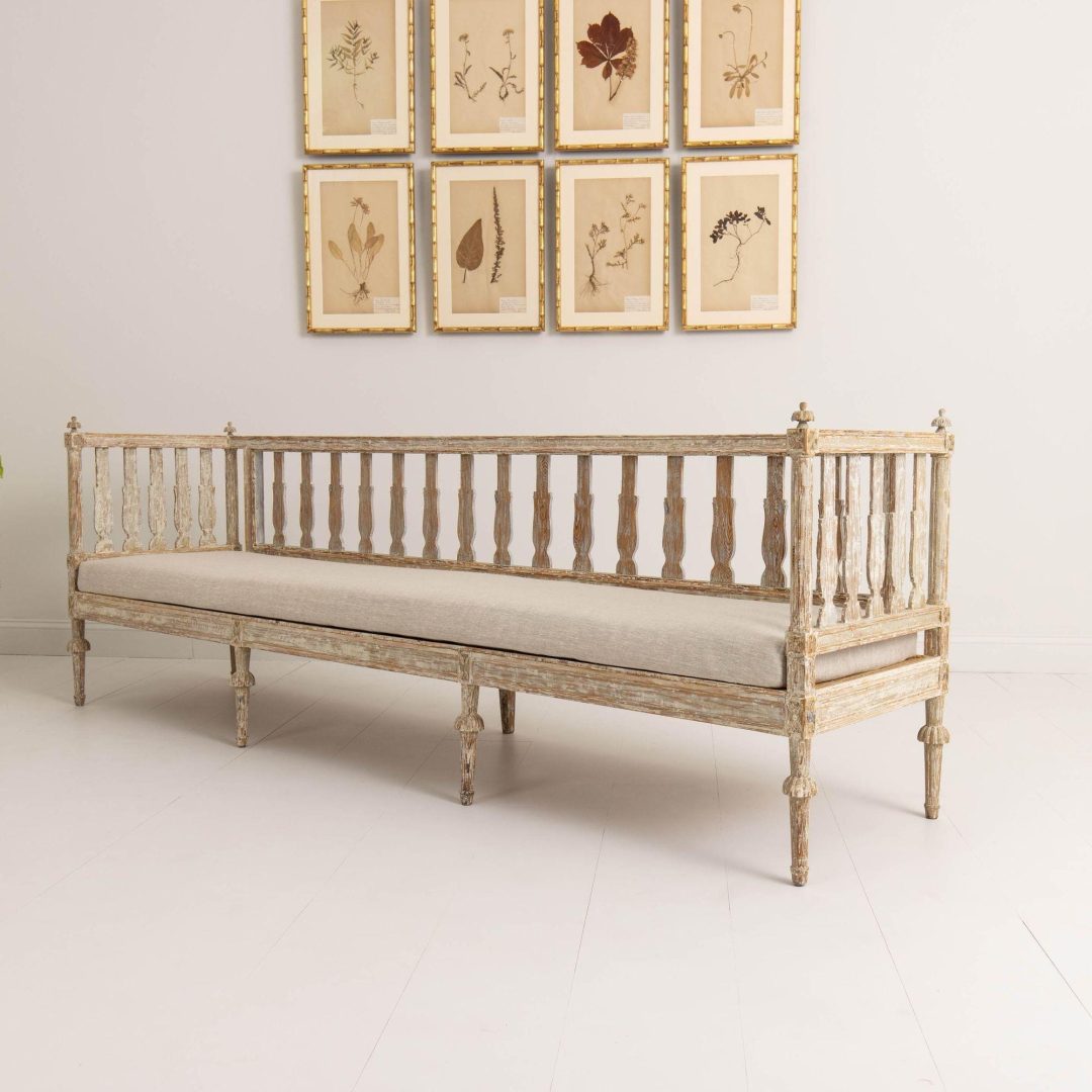 15_2182_19th_century_Swedish_Gustavian_period_sofa_in_original_paint_027