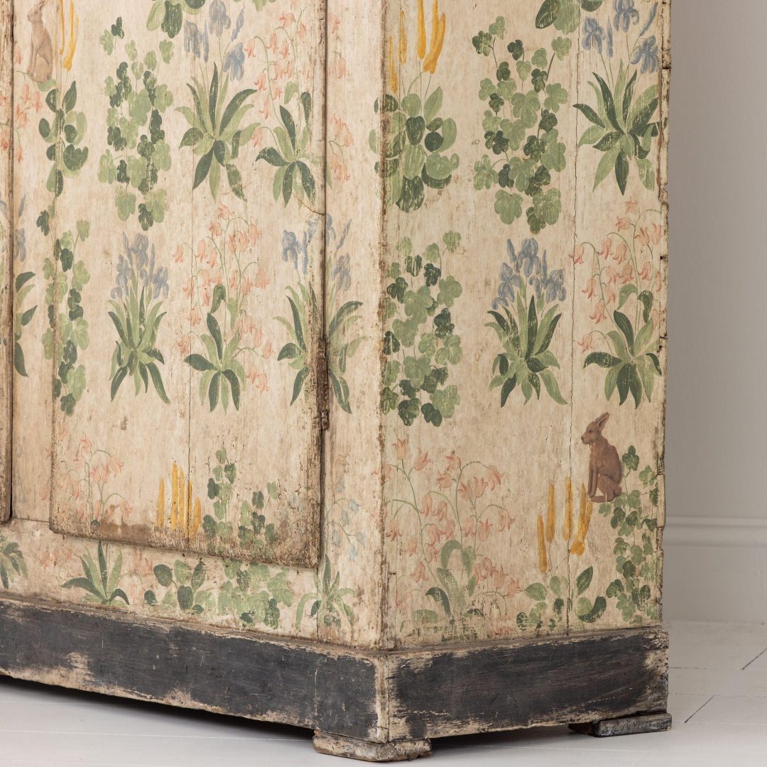 15_2227_19th_century_Florentine_hand_painted_armoire_cabinet_036