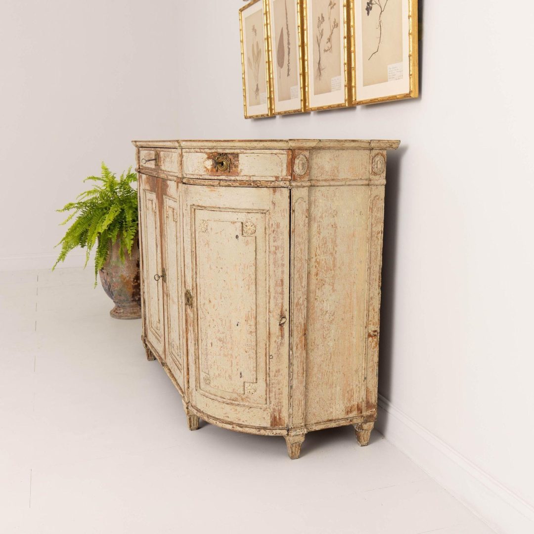 15_2239_18th_century_Swedish_gustavian_demilune_buffet_in_original_paint_021