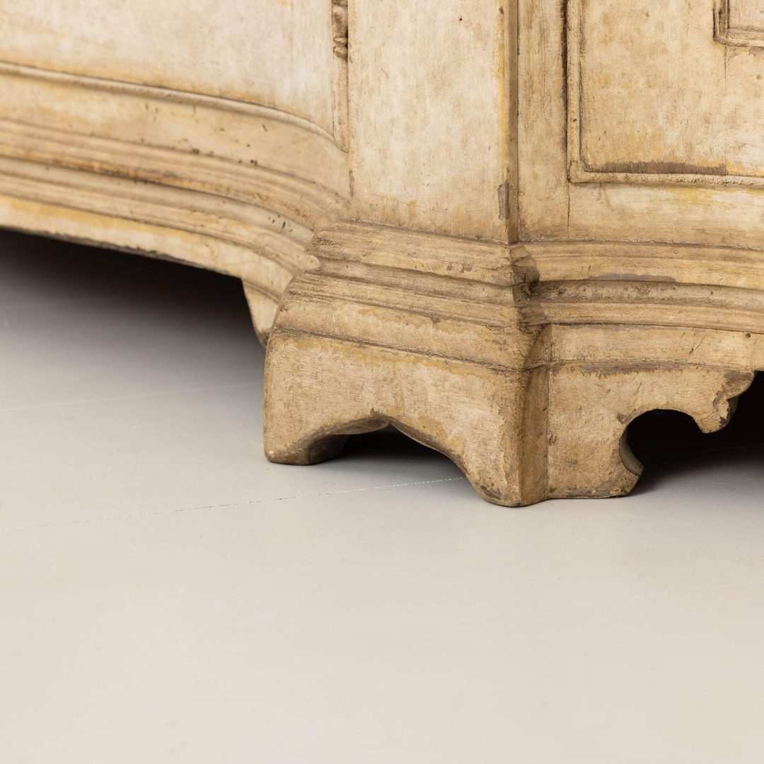 15_2265_Early_20th_century_Italian_painted_buffet_with_serpentine_shape_c_1900_014