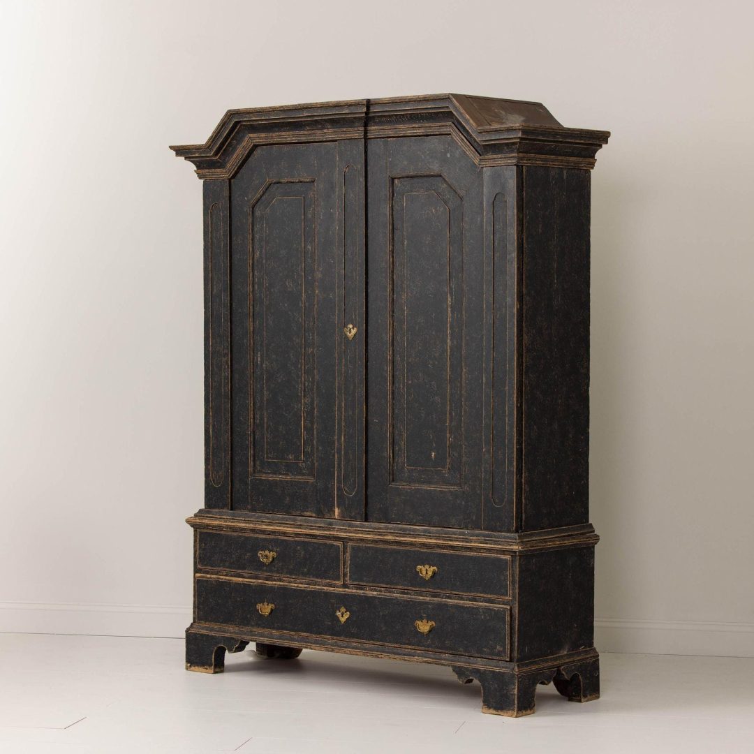 15_2282_18th_century_swedish_baroque_armoire_cabinet_018