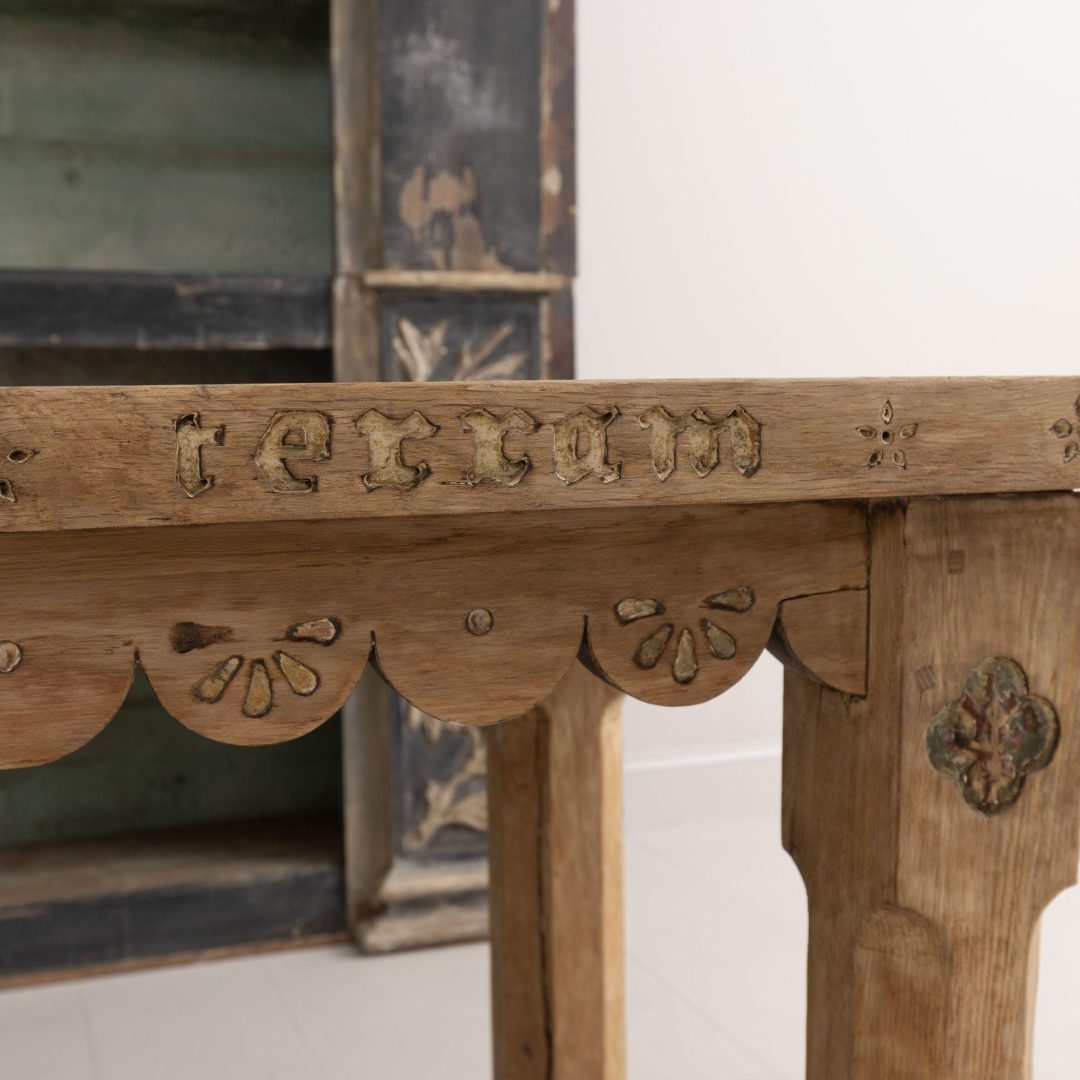 16_2054_19th_century_french_oak_dining_table_latin_carvings_scalloped_apron_17