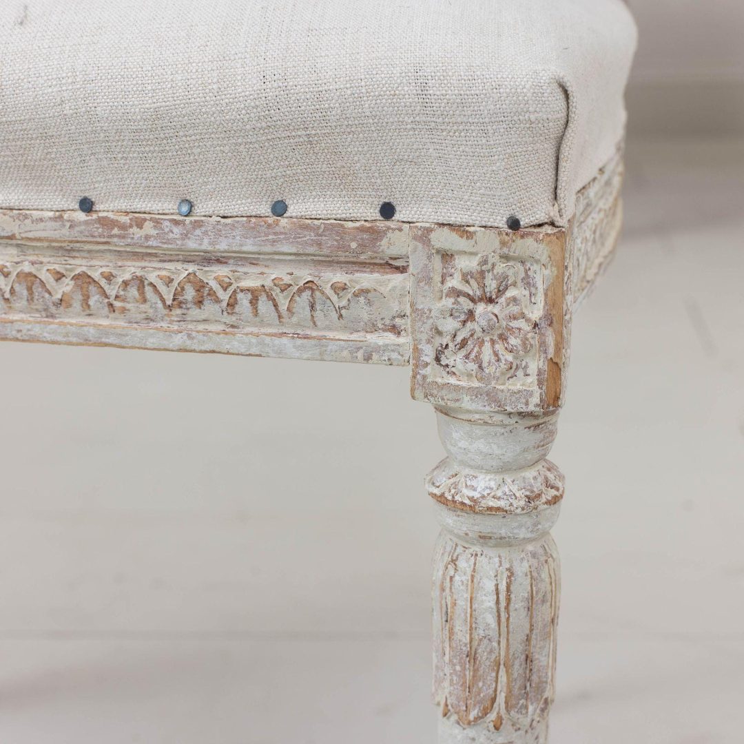 16_2140_19th_century_swedish_gustavian_period_set_of_six_dining_chairs_in_original_paint_017