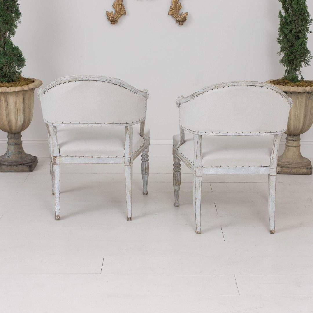 16_2165_19th_century_swedish_gustavian_pair_of_painted_barrel_back_arm_chairs_020