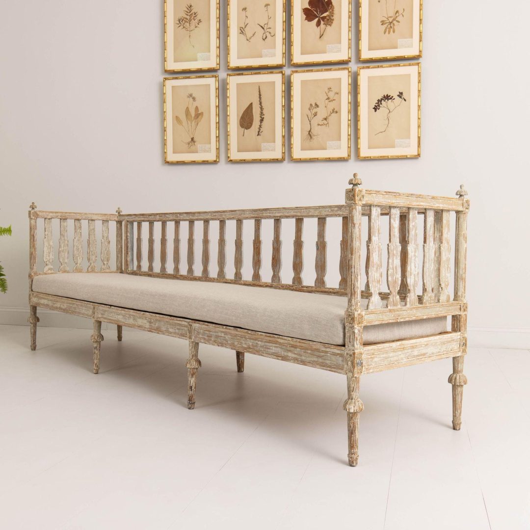 16_2182_19th_century_Swedish_Gustavian_period_sofa_in_original_paint_028