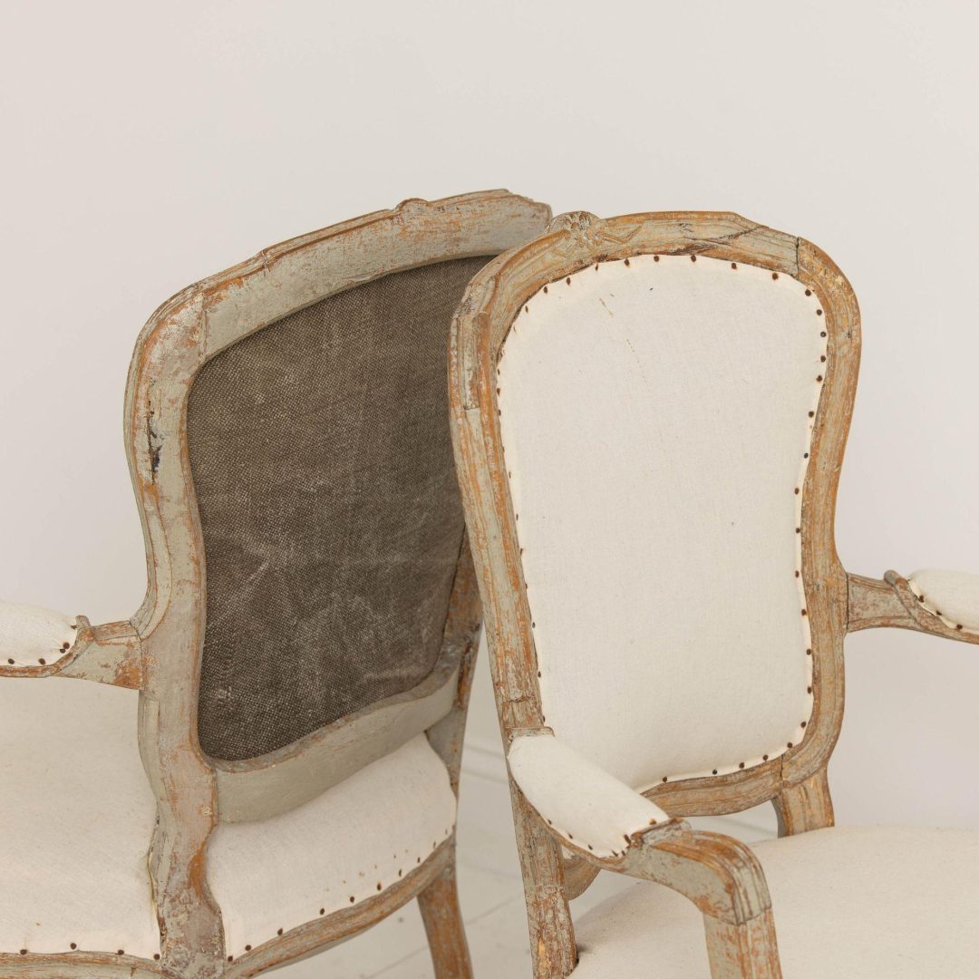 16_2237_18th_century_pair_of_swedish_rococo_armchairs_in_original_paint_016