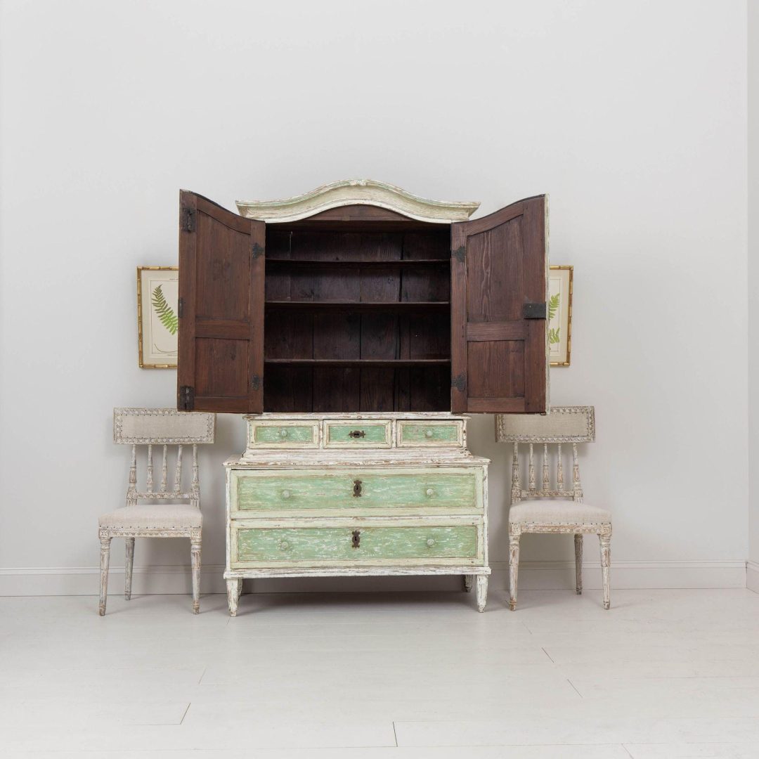 17_2136_18th_century_continental_original_painted_cupboard_in_two_parts_006