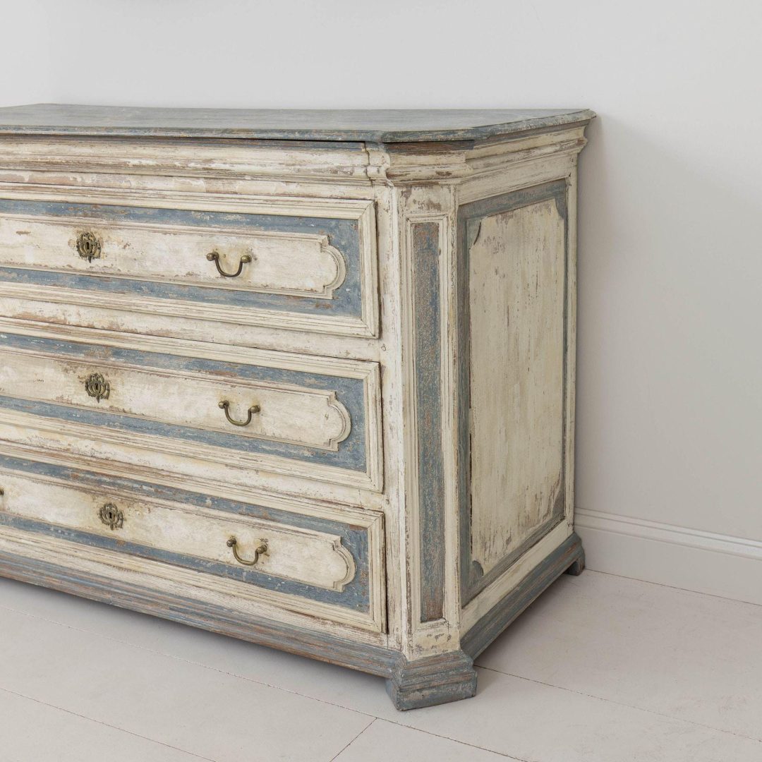 17_2137_18th_century_french_painted_commode_with_hand-painted_marbelized_top_027
