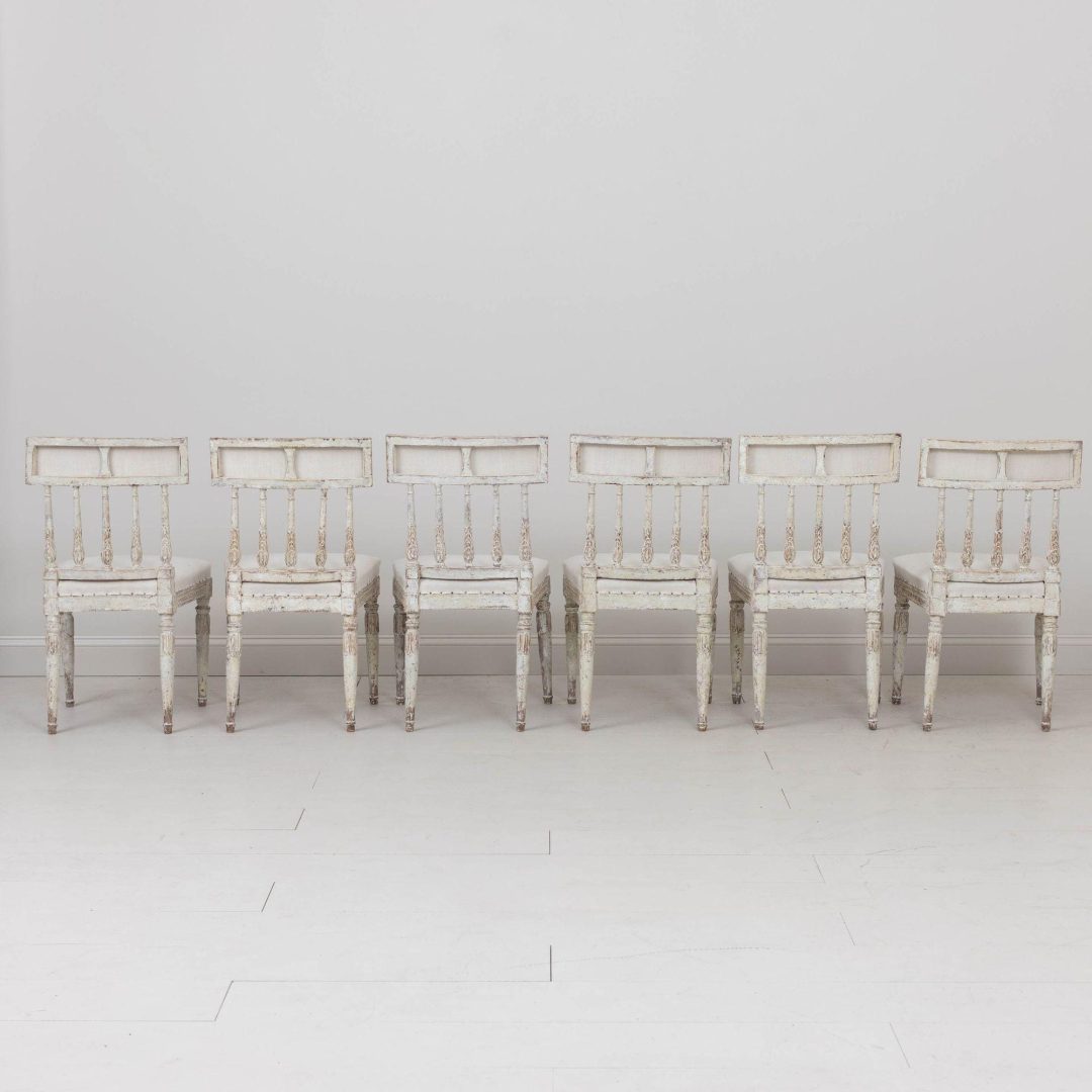 17_2140_19th_century_swedish_gustavian_period_set_of_six_dining_chairs_in_original_paint_019
