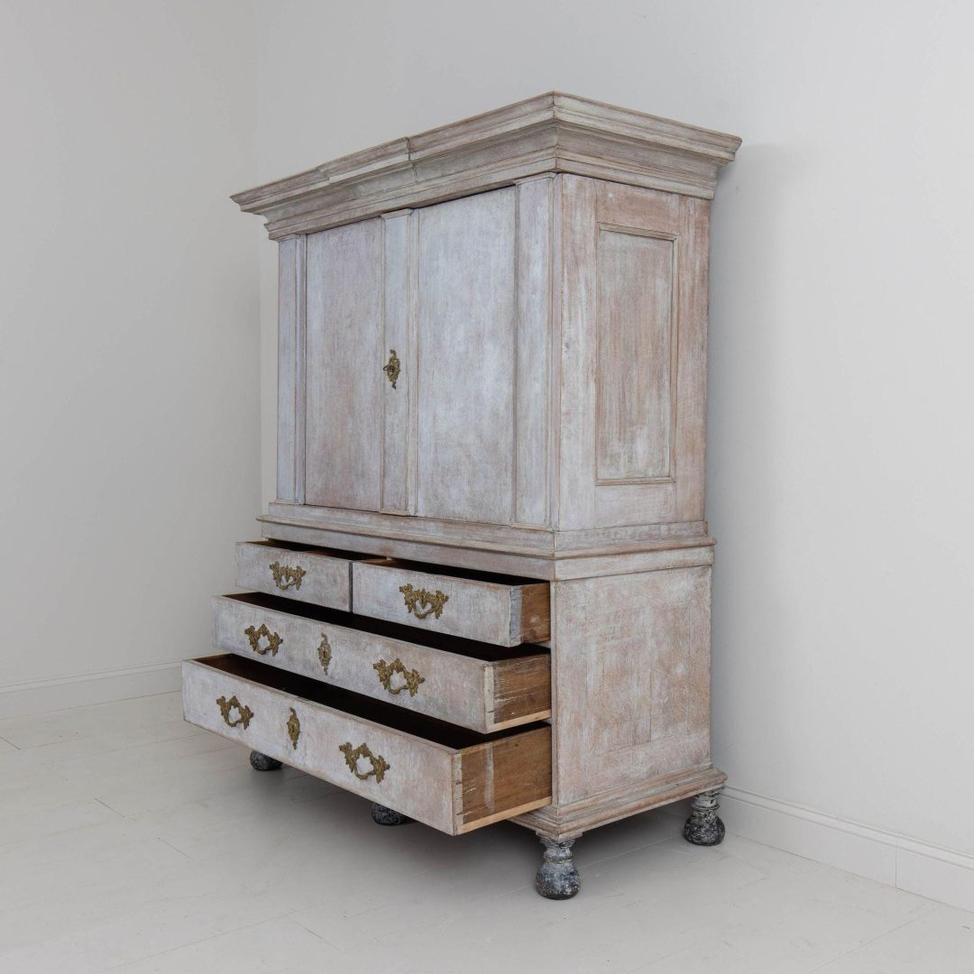 17_2141_18th_century_swedish_baroque_period_cabinet_in_original_paint_008