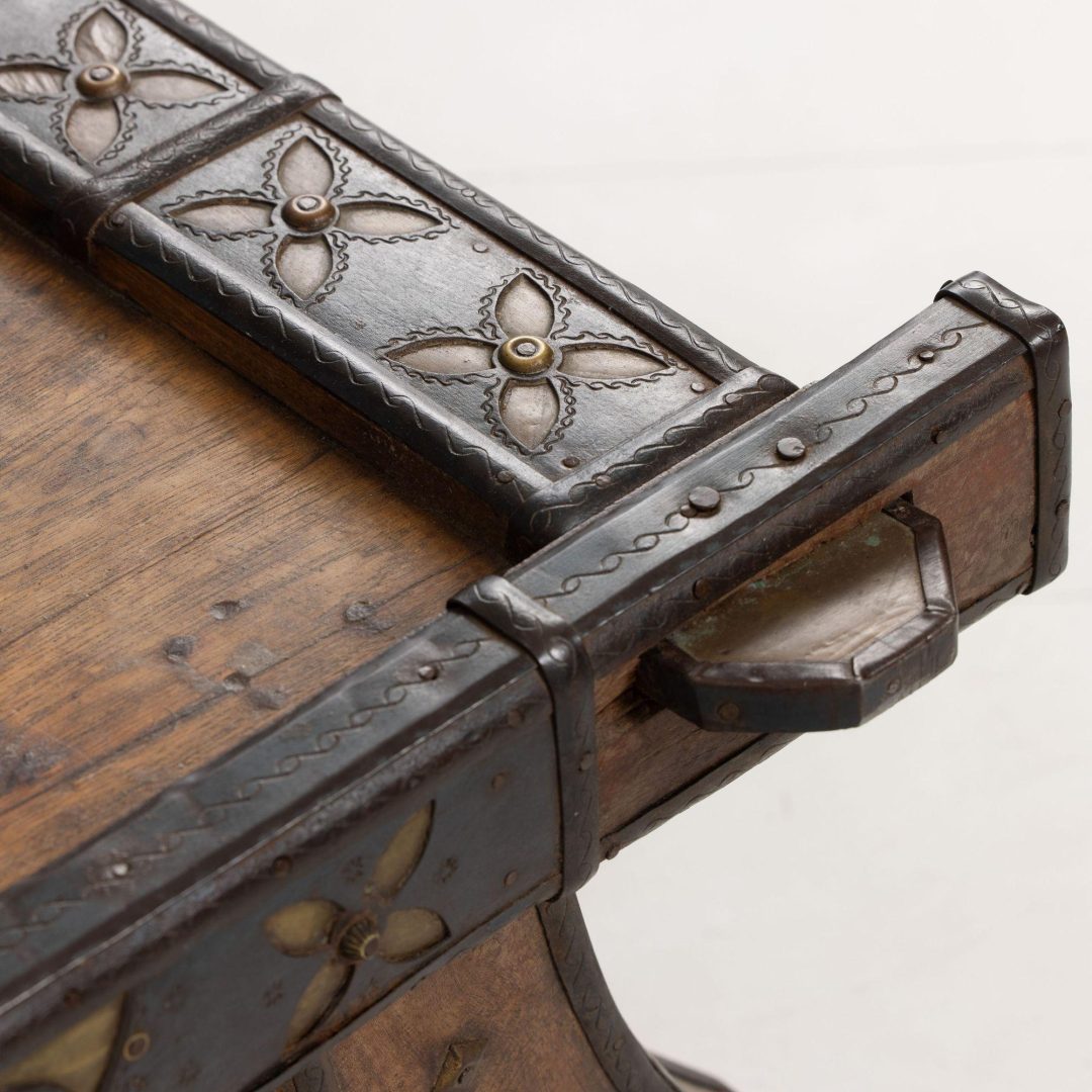 17_2292_Early_20th_century_Mauritania_acacia_wood_coffee_table-0033