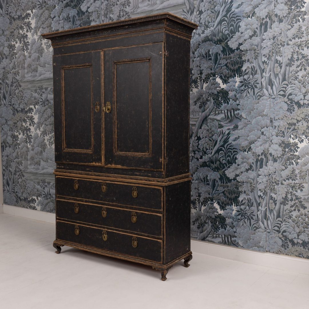 17_2338_18th_century_Swedish_Gustavian_painted_linen_press_cabinet-0031