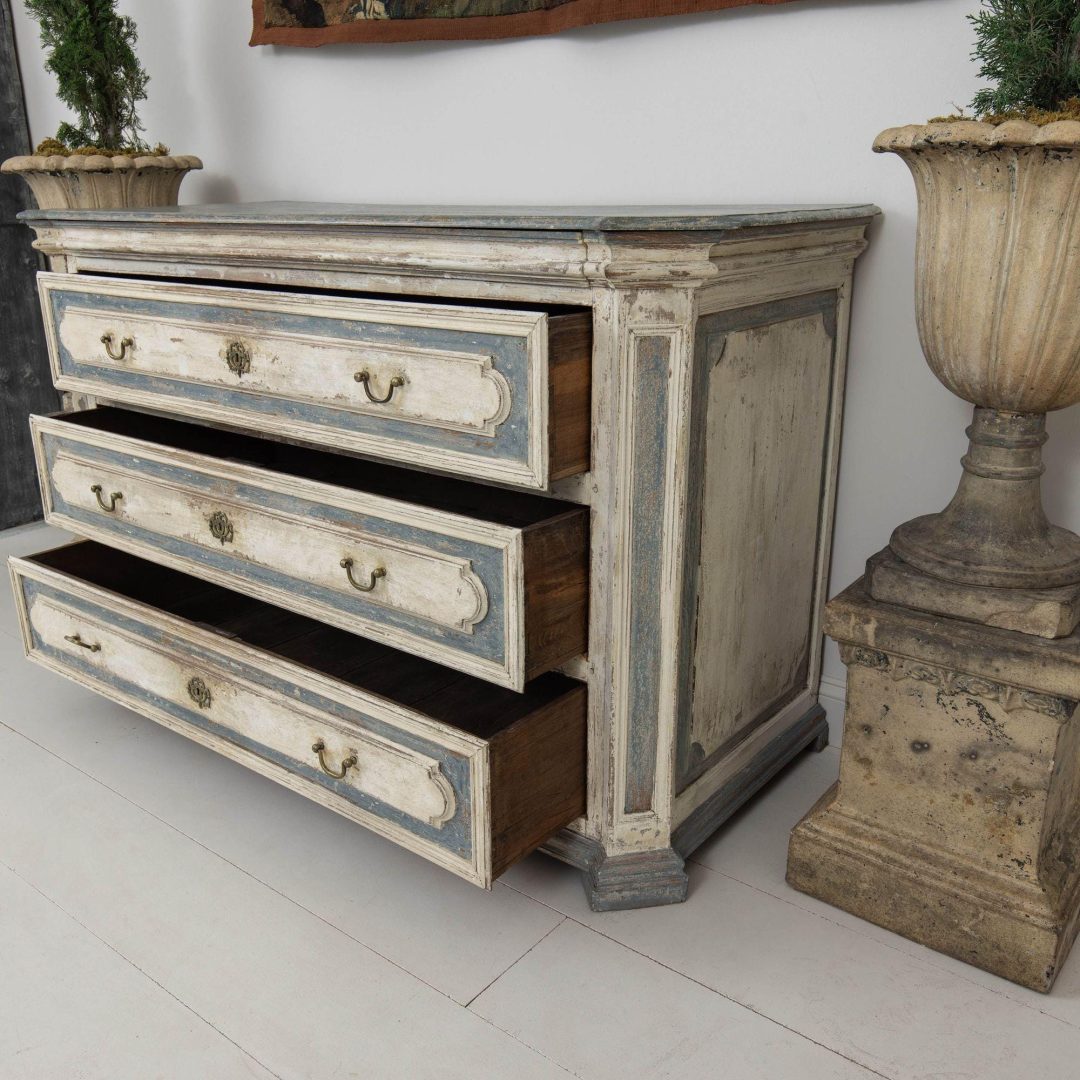 18_2137_18th_century_french_painted_commode_with_hand-painted_marbelized_top_015