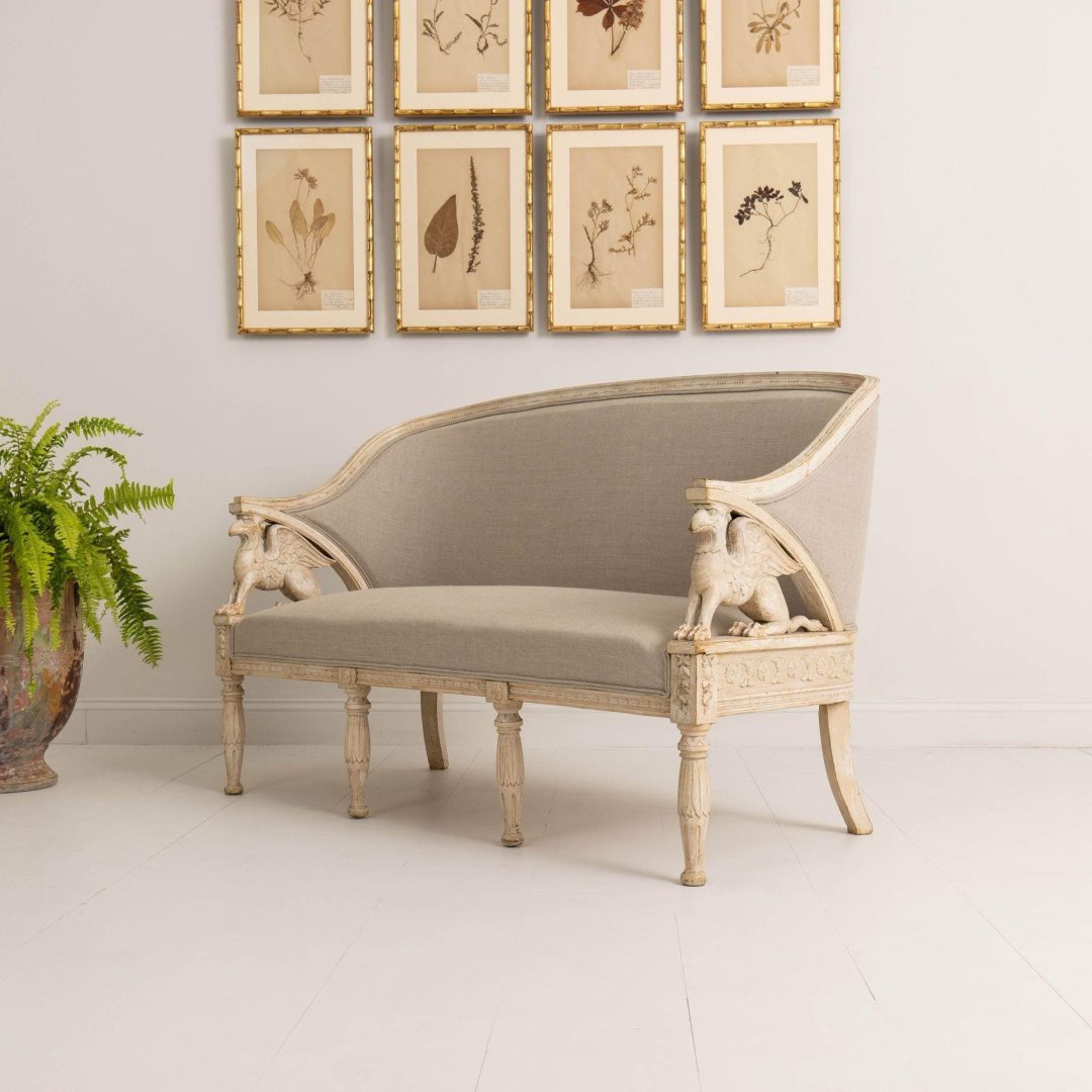 18_2235_Swedish_Gustavian_sofa_with_griffins_in_original_paint_027