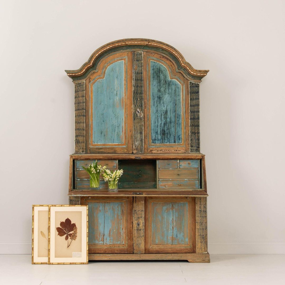 19_2190_19th_century_swedish_rococo_secretary_with_library_in_original__paint_048