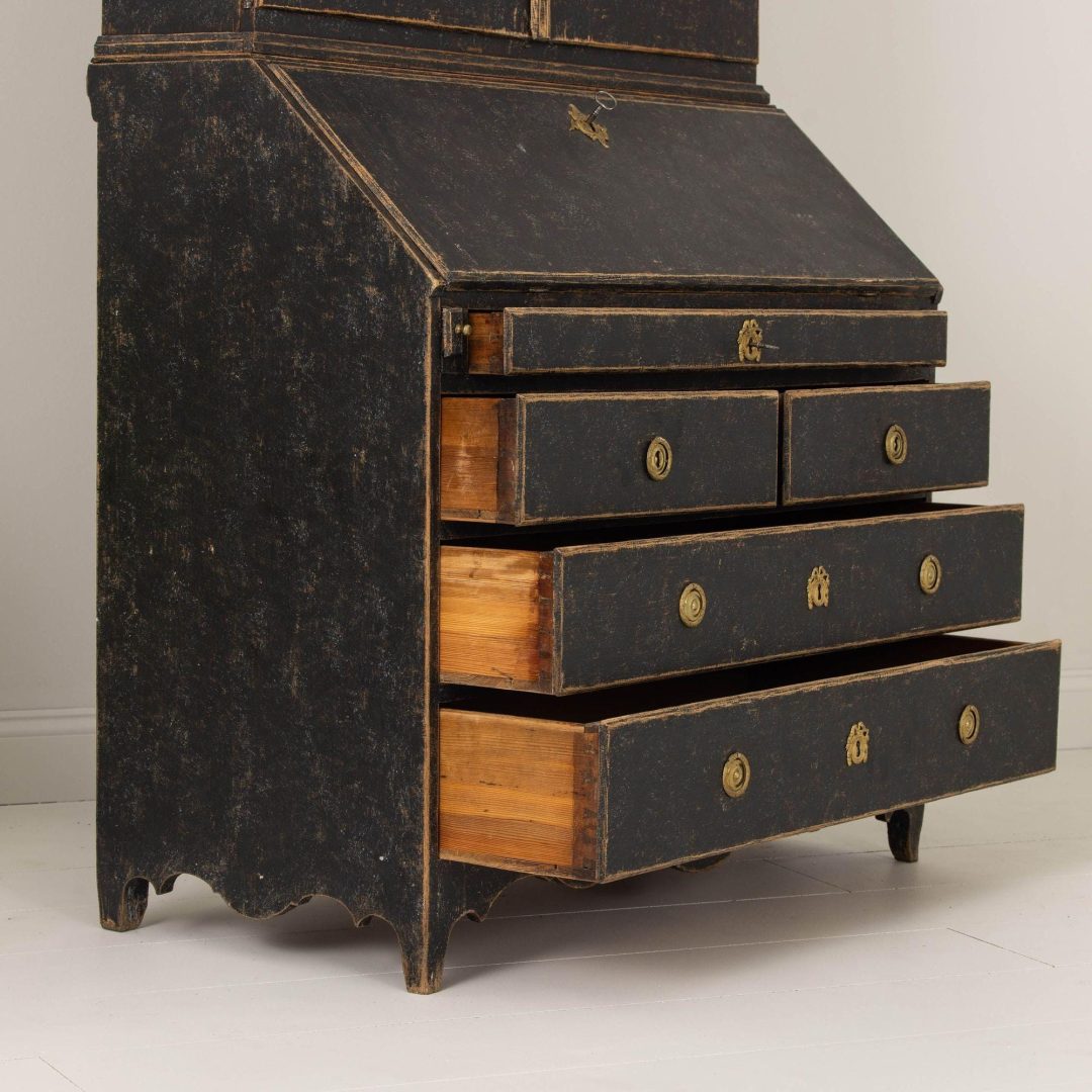 19_2198_18th_century_swedish_gustavian_secretary_with_library_035
