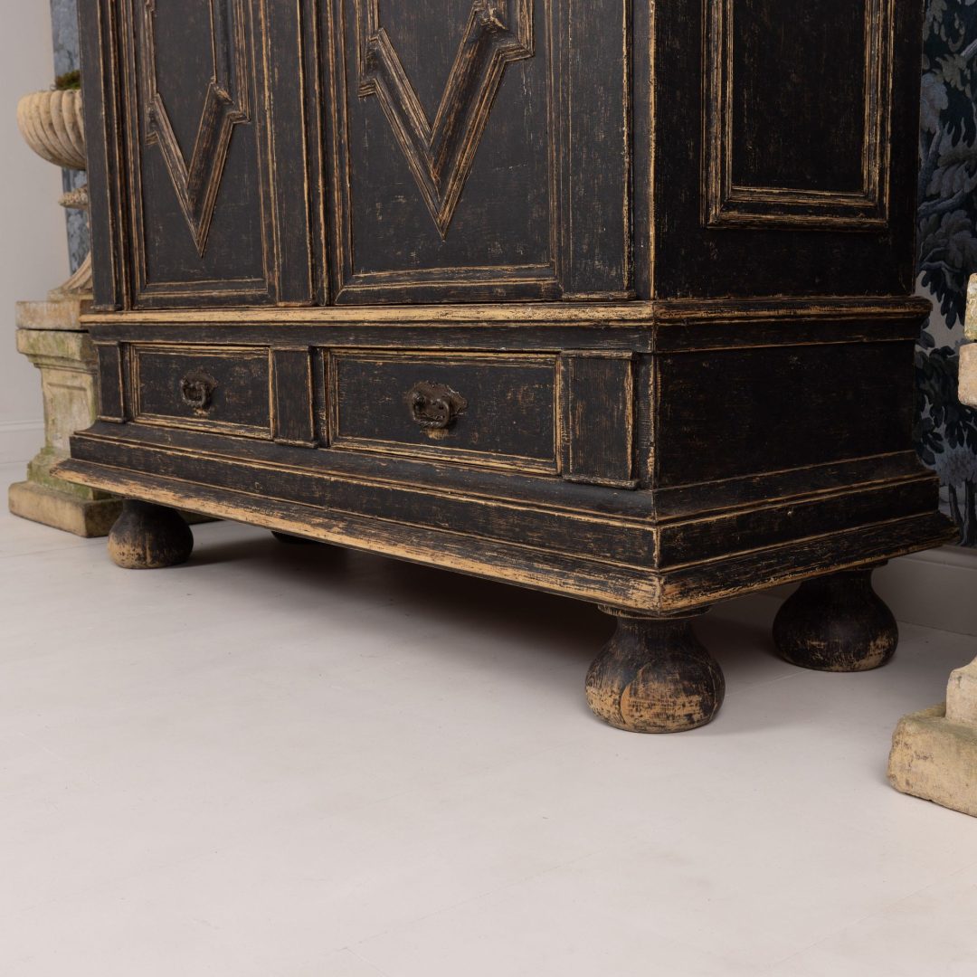 19_2289_18th_century_Swedish_Baroque_painted_linen_press_cabinet-0038