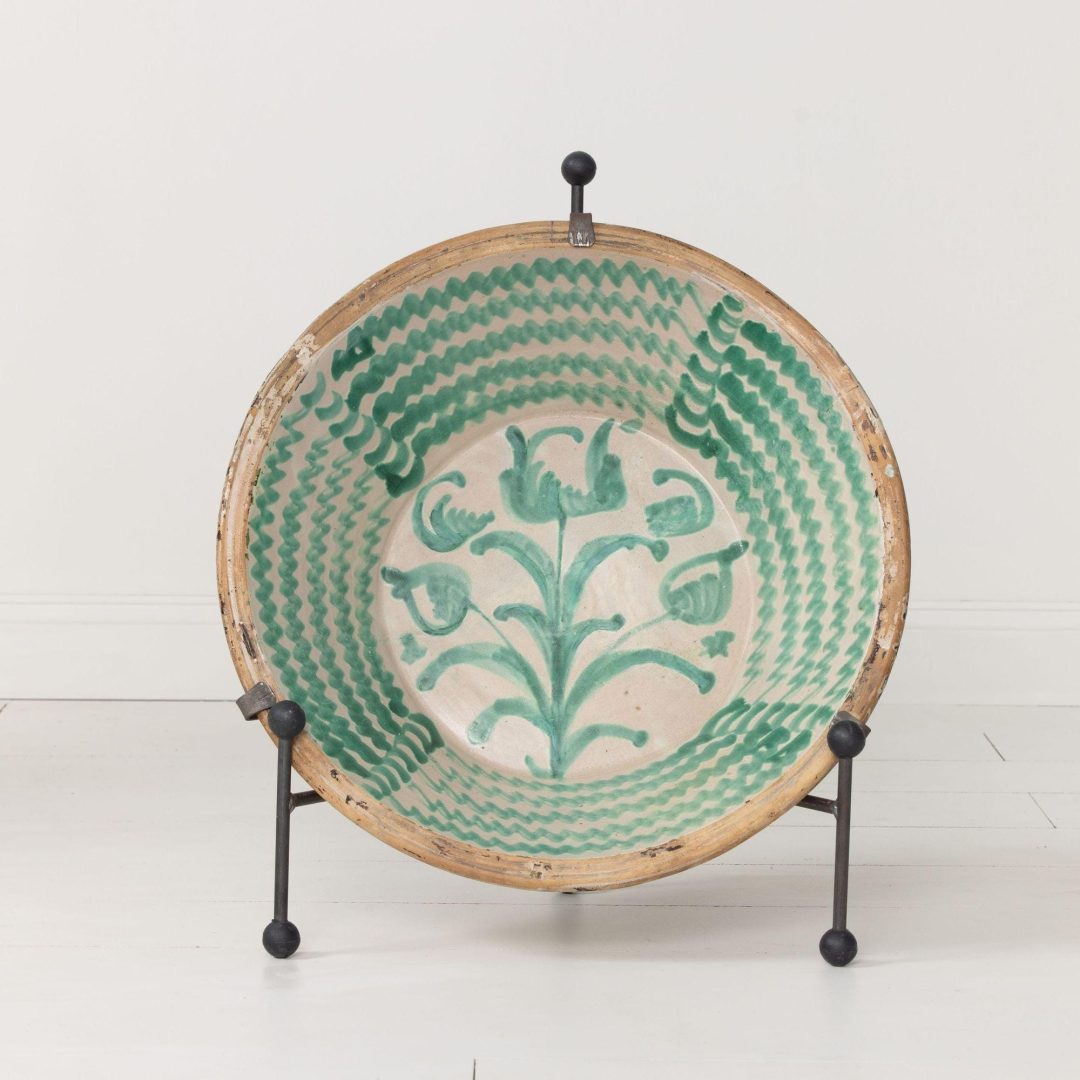 1_2131_1_19th_century_spanish_large_green_fajalauza_lebrillo_bowl_with_hanging_iron_and_stand_001