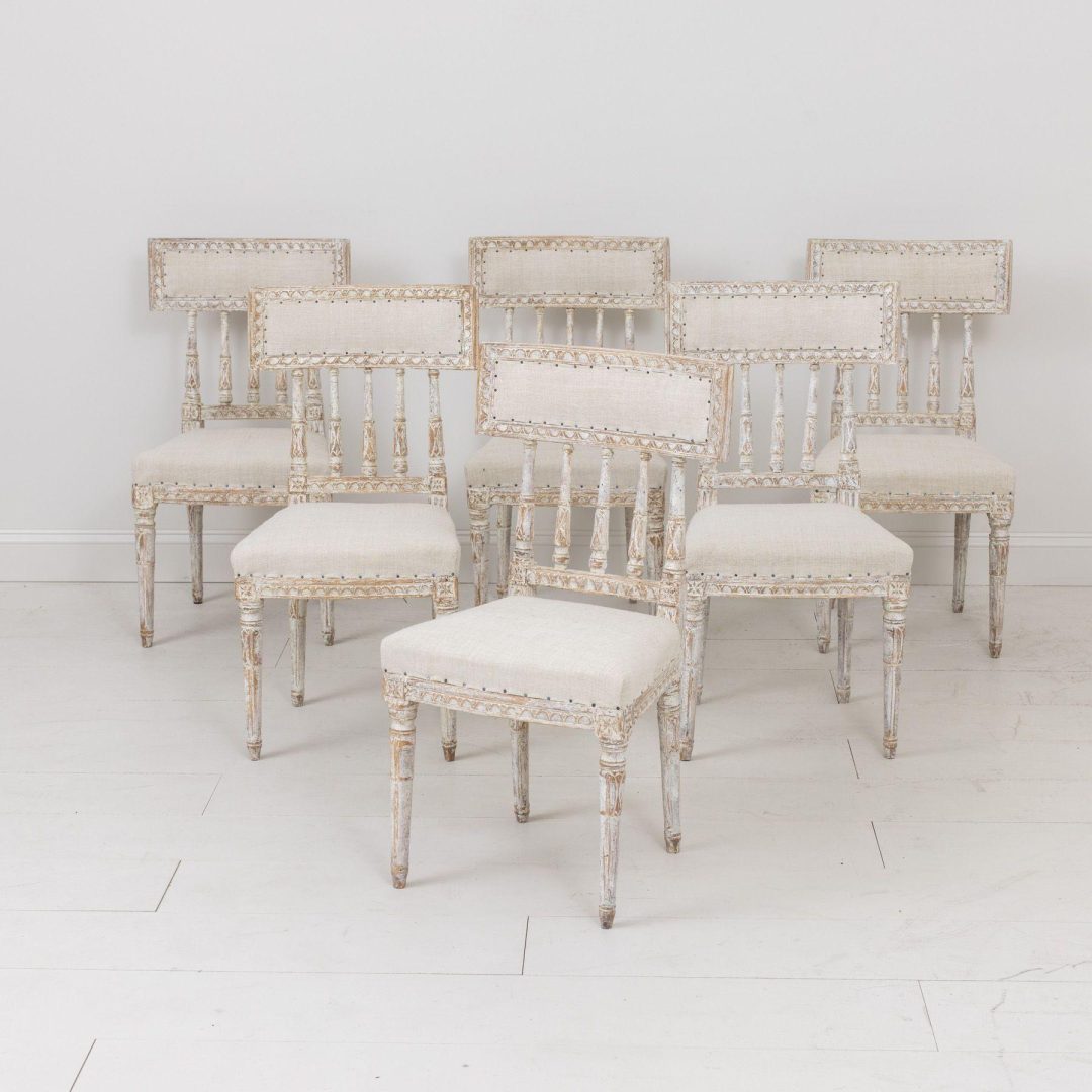 1_2143_19th_century_swedish_gustavian_period_set_of_six_dining_chairs_in_original_paint_006