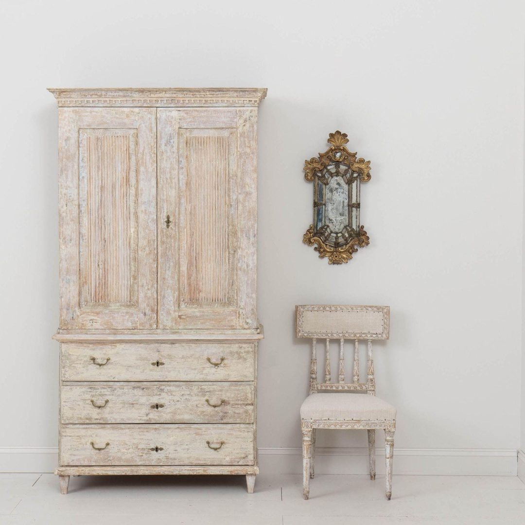 1_2171_19th_century_swedish_gustavian_period_reeded_cabinet_in_original_paint_007_3