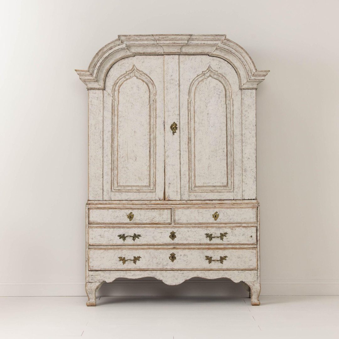 1_2183_18th_century_Swedish_rococo_period_linen_press_cabinet_001