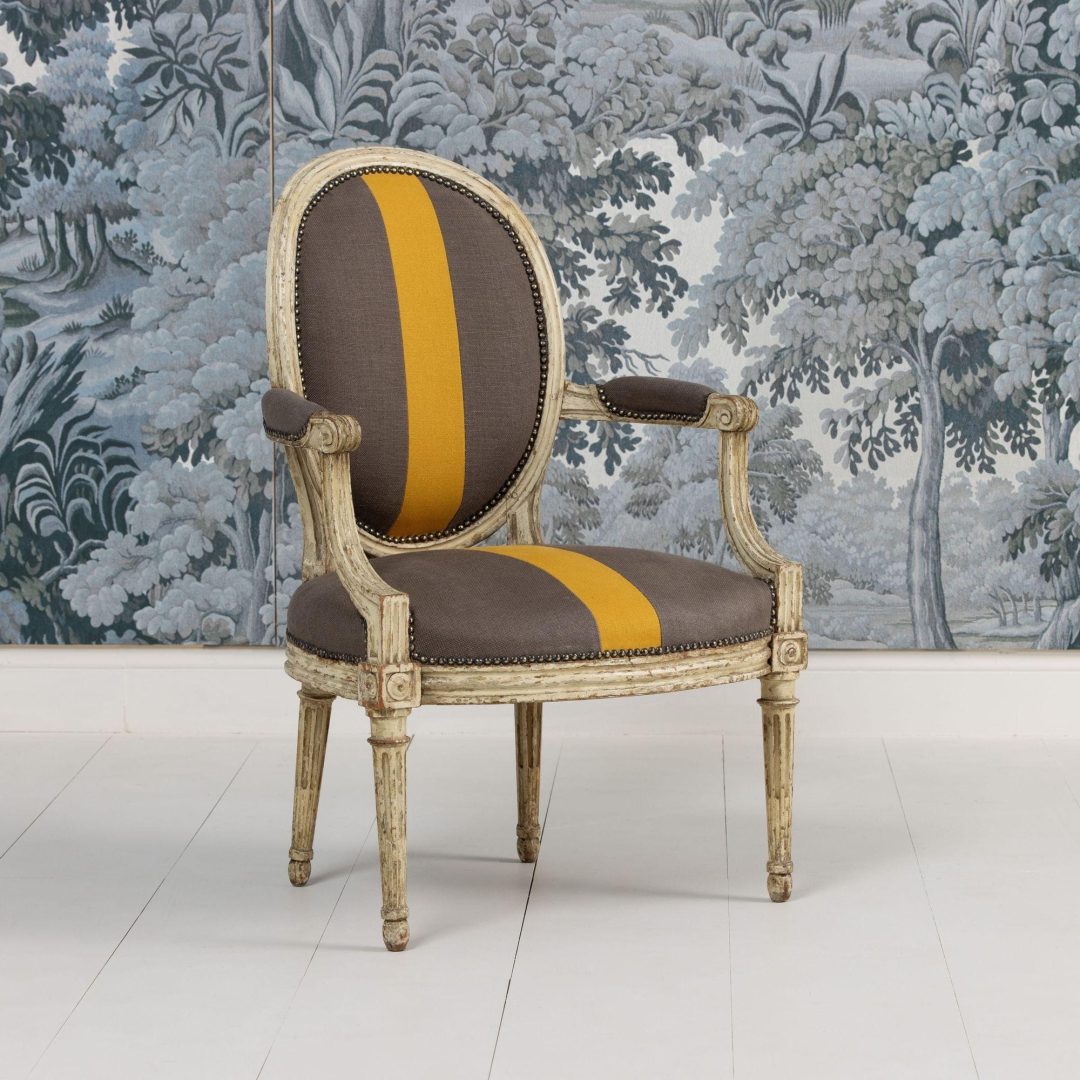 1_2226_B_18th_century_French_Louis_XVI_fauteuil_in_original_paint-0002