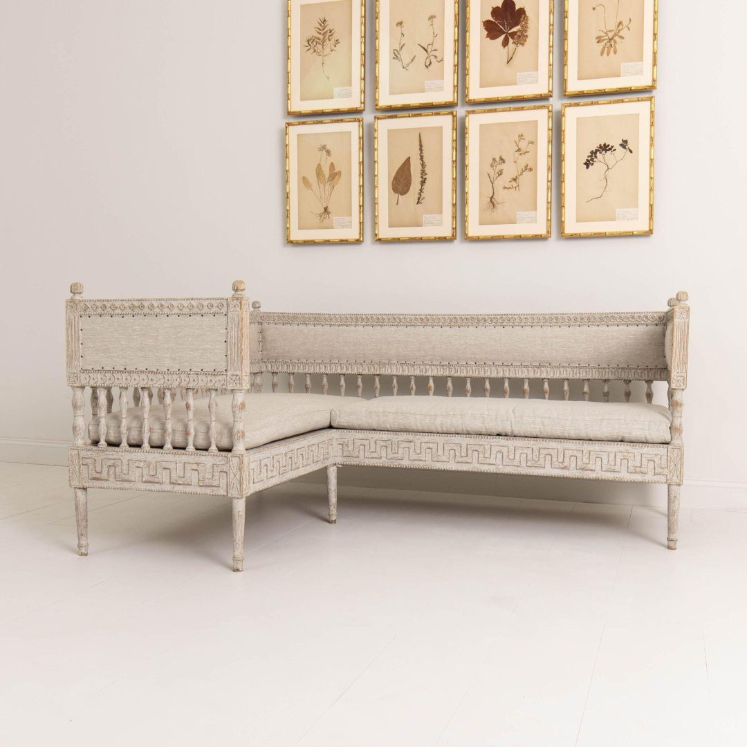 1_2240_18th_century_swedish_gustavian_period_corner_banquette_003