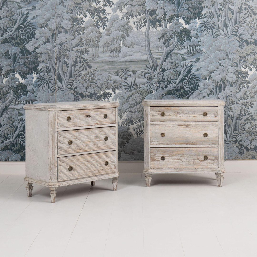 1_2340_Pair_of_Swedish_painted_bedside_commodes-0002_2