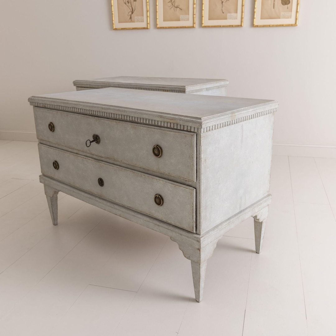 2_1932_18th_century_swedish_gustavian_pair_painted_large_chests_15