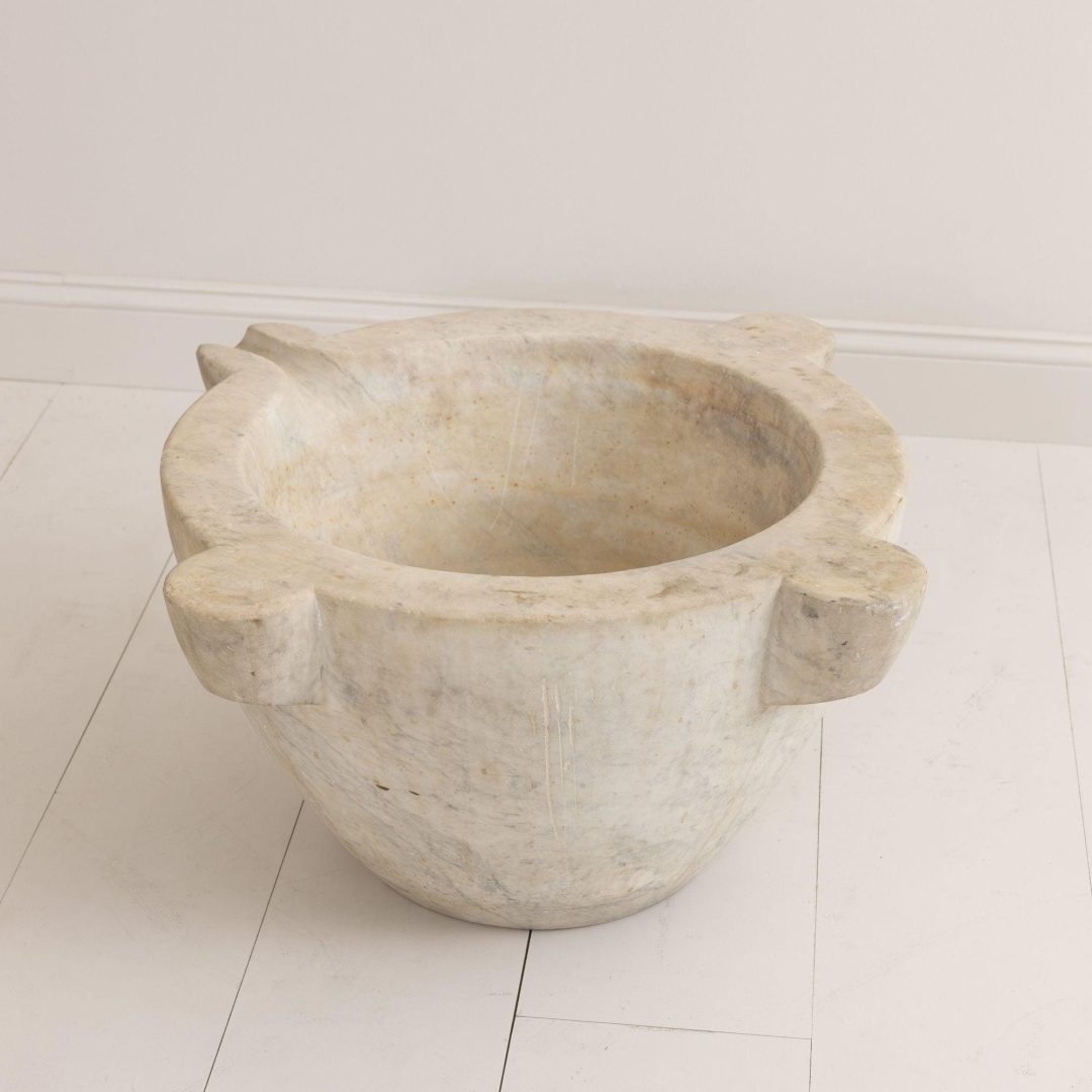 2_2040_17th_century_italian_marble_mortar_27