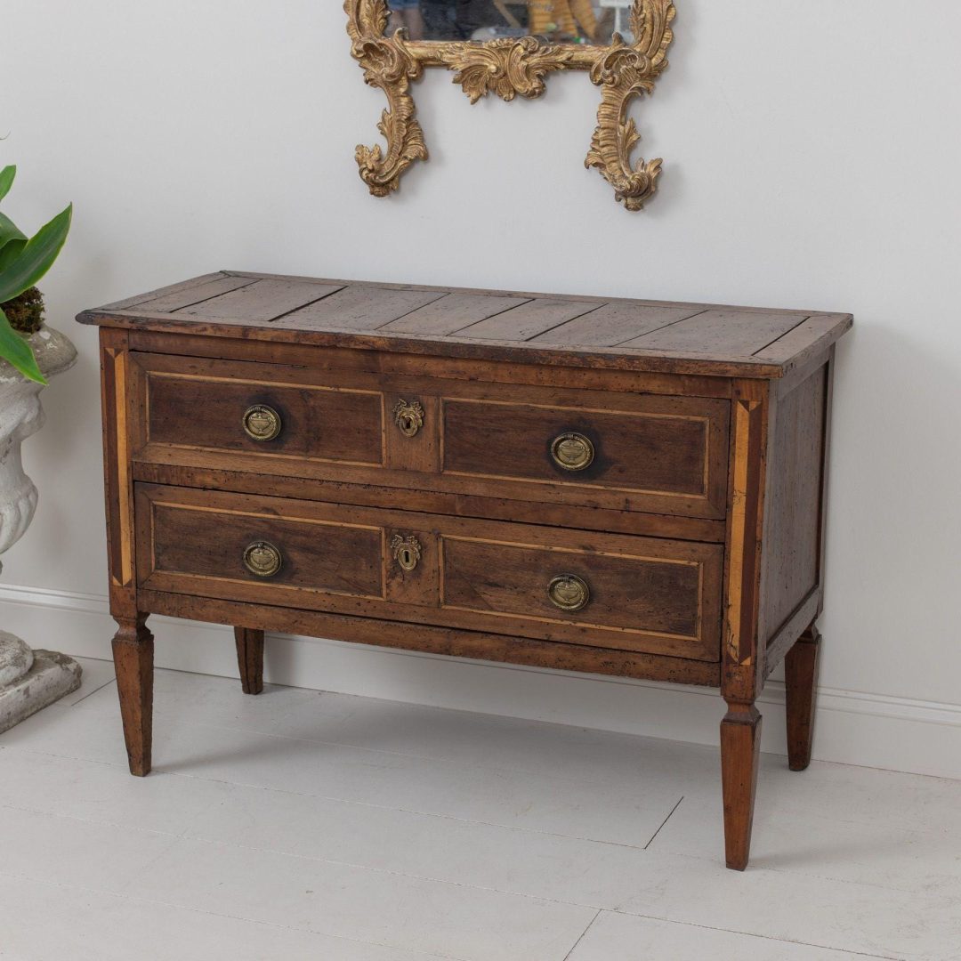 2_2053_18th_century_french_walnut_Louis_XVI_commode_002