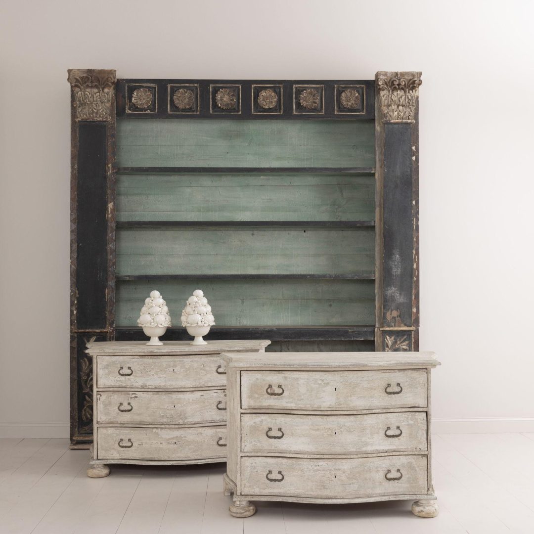 2_2059_pair_Italian_baroque_style_large_painted_commodes_chests_1