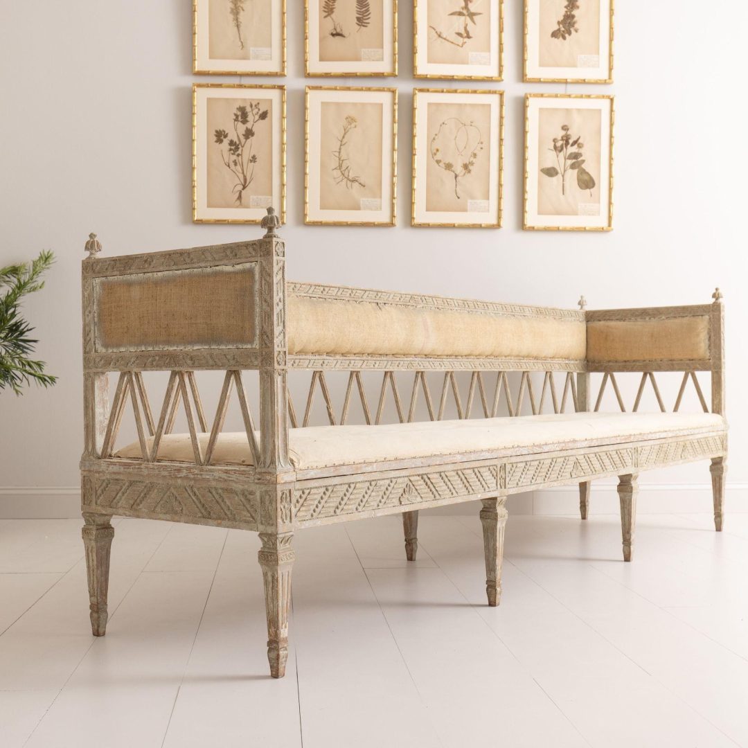 2_2120_18th_century_swedish_gustavian_original_paint_long_sofa_bench_32