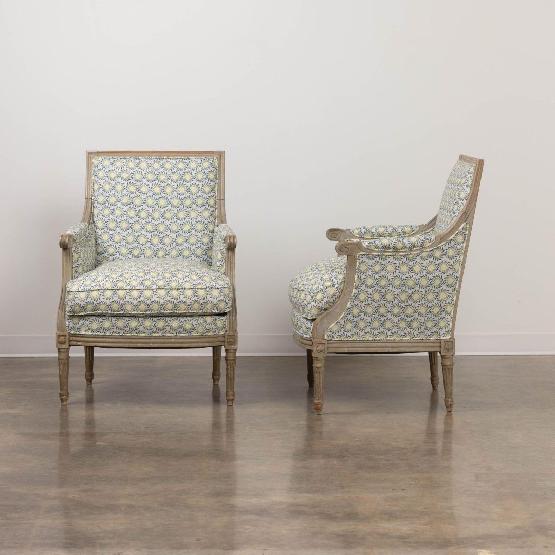 2_2163_19th_century-french_pair_of_bergere_chairs_original_paint_002