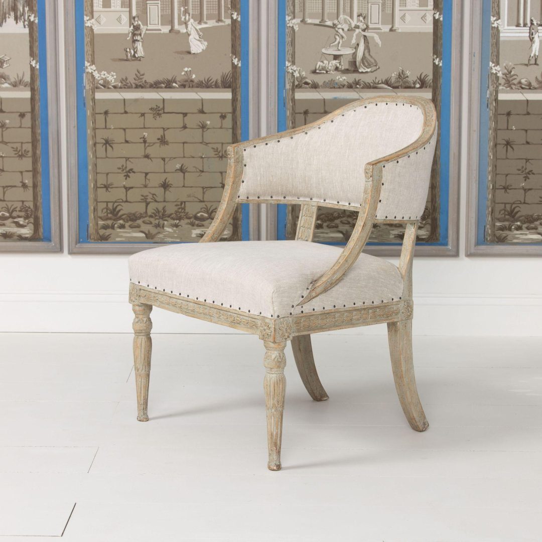 2_2164_B_19th_century_Swedish_Gustavian_upholstered_painted_barrel_back_chair-0003