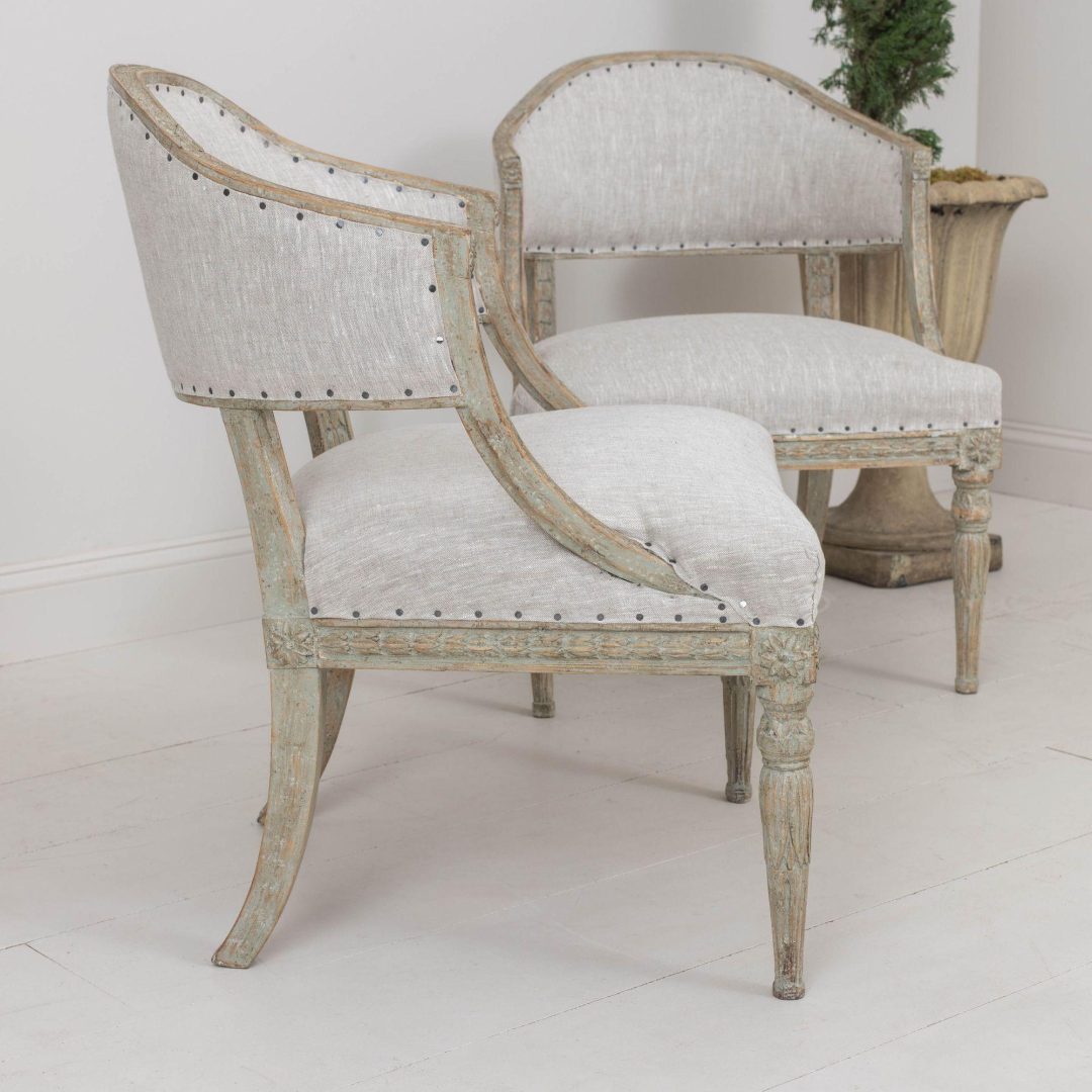 2_2164_pair_of_19th_century_swedish_gustavian_upholstered_barrel_back_armchairs_018