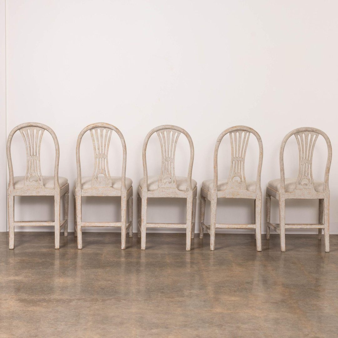 2_2195_18th_century_set_of_twelve_Swedish_Gustavian_painted_chairs_003