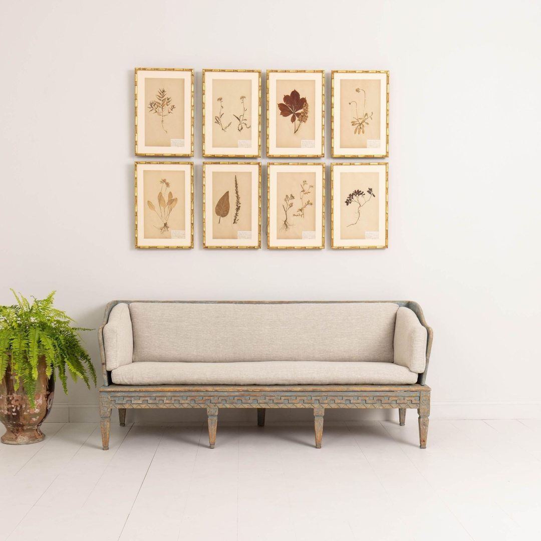 2_2232_18th_century_Swedish_Gustavian_period_Trag_Sofa_001