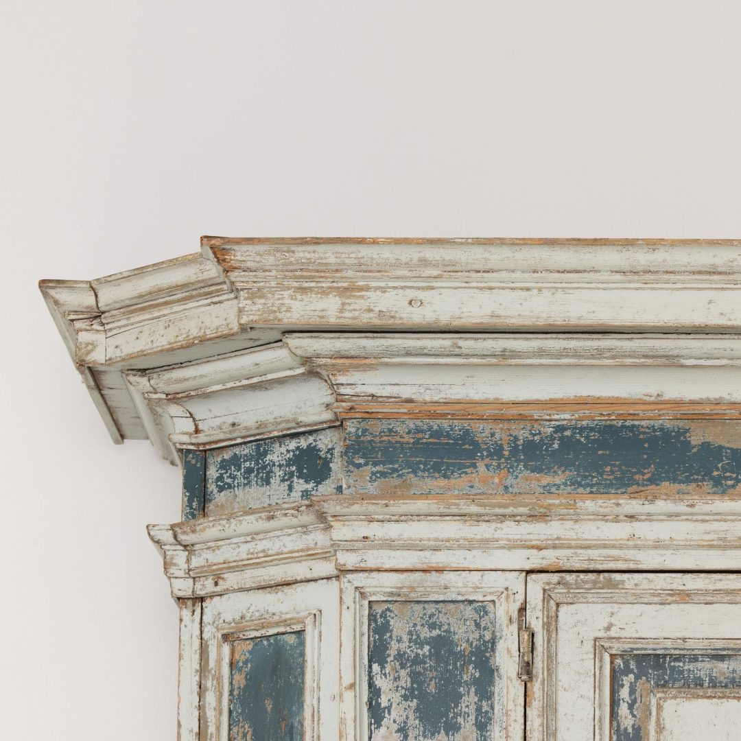 2_2293_18th_century_Italian_cabinet_in_original_paint-0013