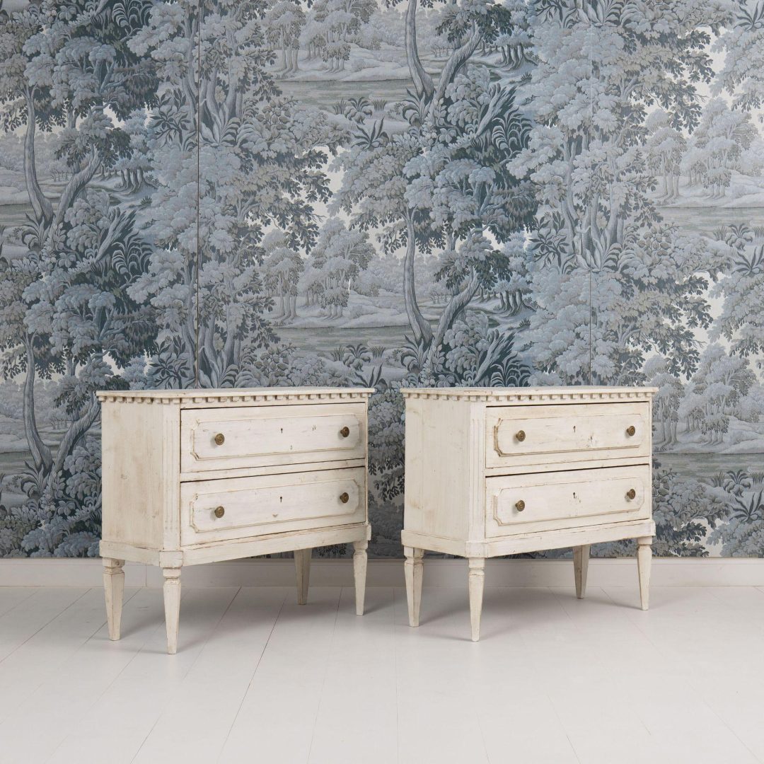 2_2299_Pair_of_Swedish_painted_bedside_commodes-0005