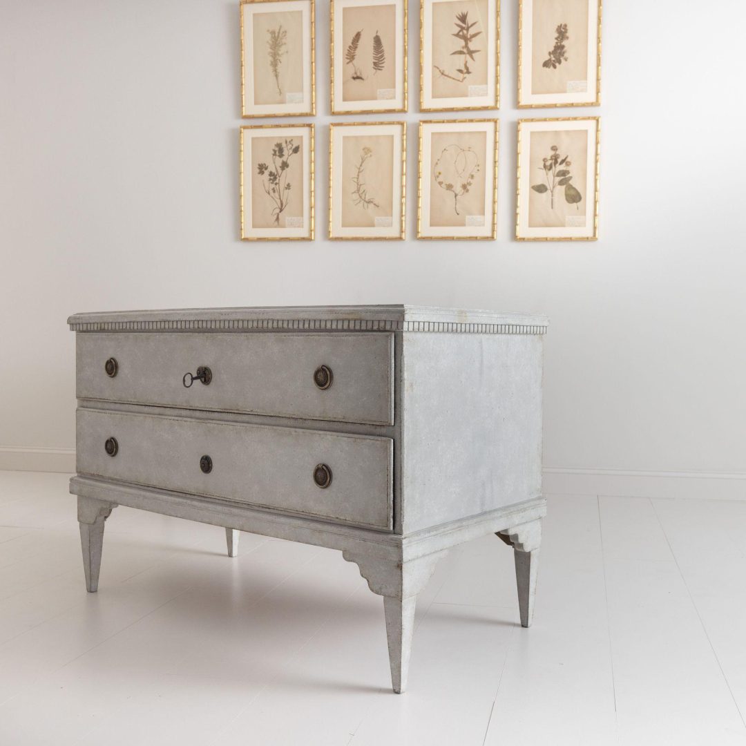 3_1932_18th_century_swedish_gustavian_pair_painted_large_chests_17
