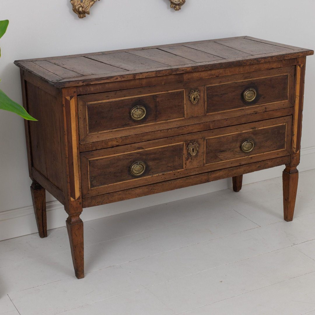 3_2053_18th_century_french_walnut_Louis_XVI_commode_003