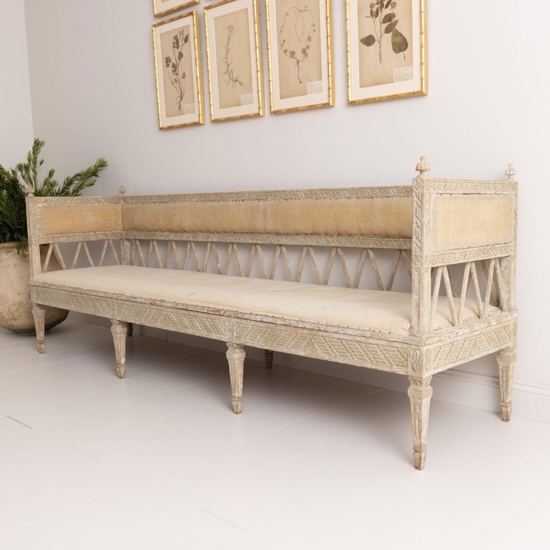 3_2120_18th_century_swedish_gustavian_original_paint_long_sofa_bench_3