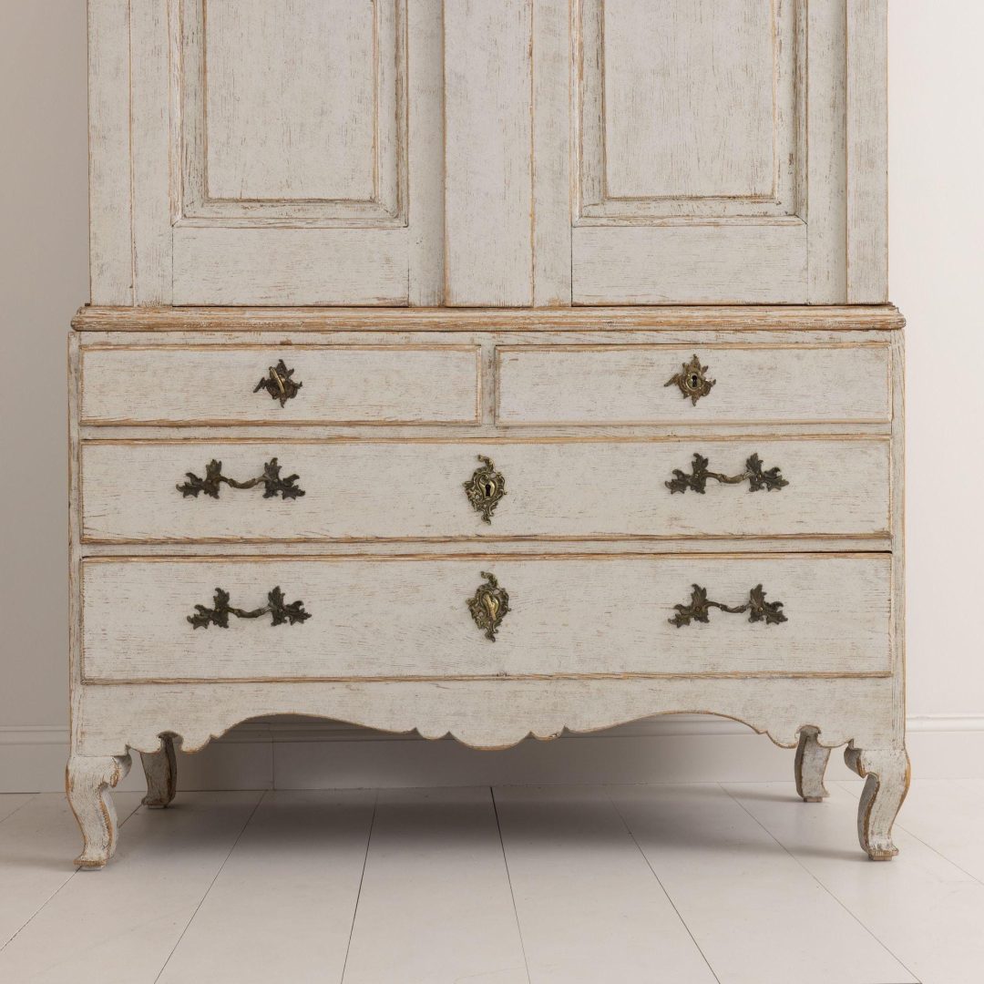 3_2128_18th_century_swedish_rococo_painted_linen_press_cabinet_19