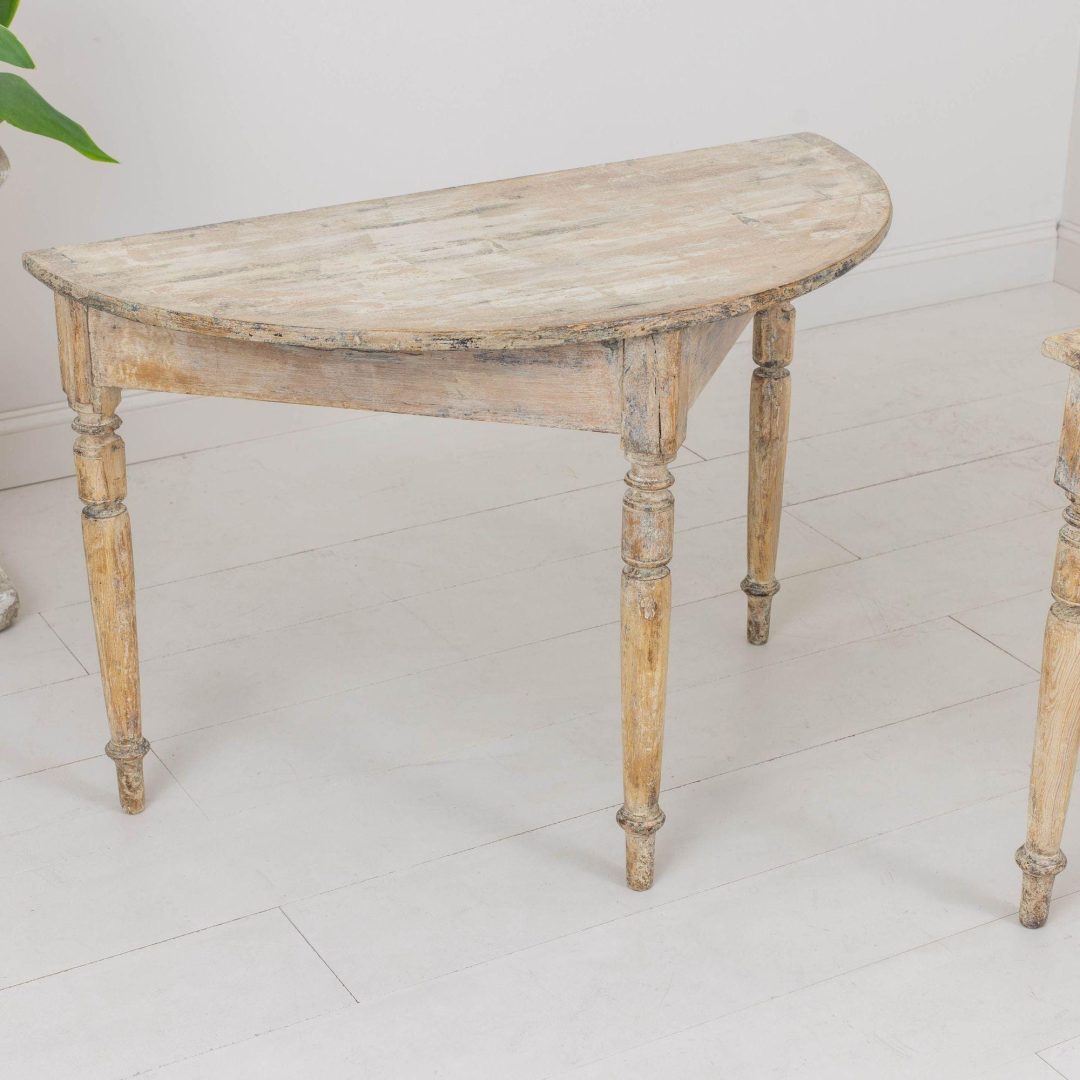 3_2132_19th_century_swedish_gustavian_pair_of_demilune_console_tables_in_original_patina_007
