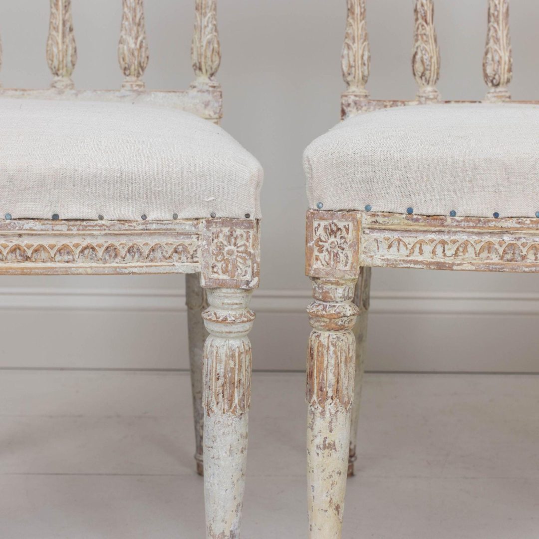 3_2140_19th_century_swedish_gustavian_period_set_of_six_dining_chairs_in_original_paint_004